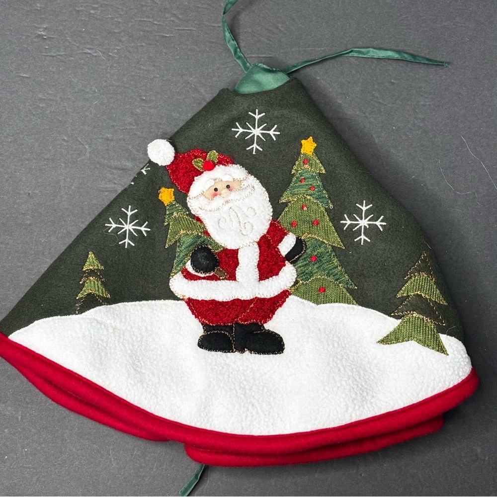 Holiday Home 24” Christmas Santa Tree Skirt NWT
